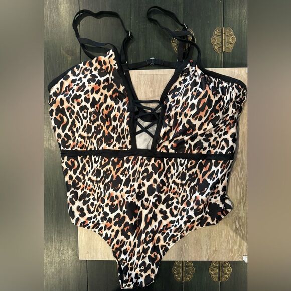 New in Package Size 3XL One Piece Leopard Print Swim Suit - Picture 1 of 6